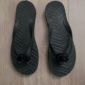 Gucci Chevron Rubber Thong Sandal